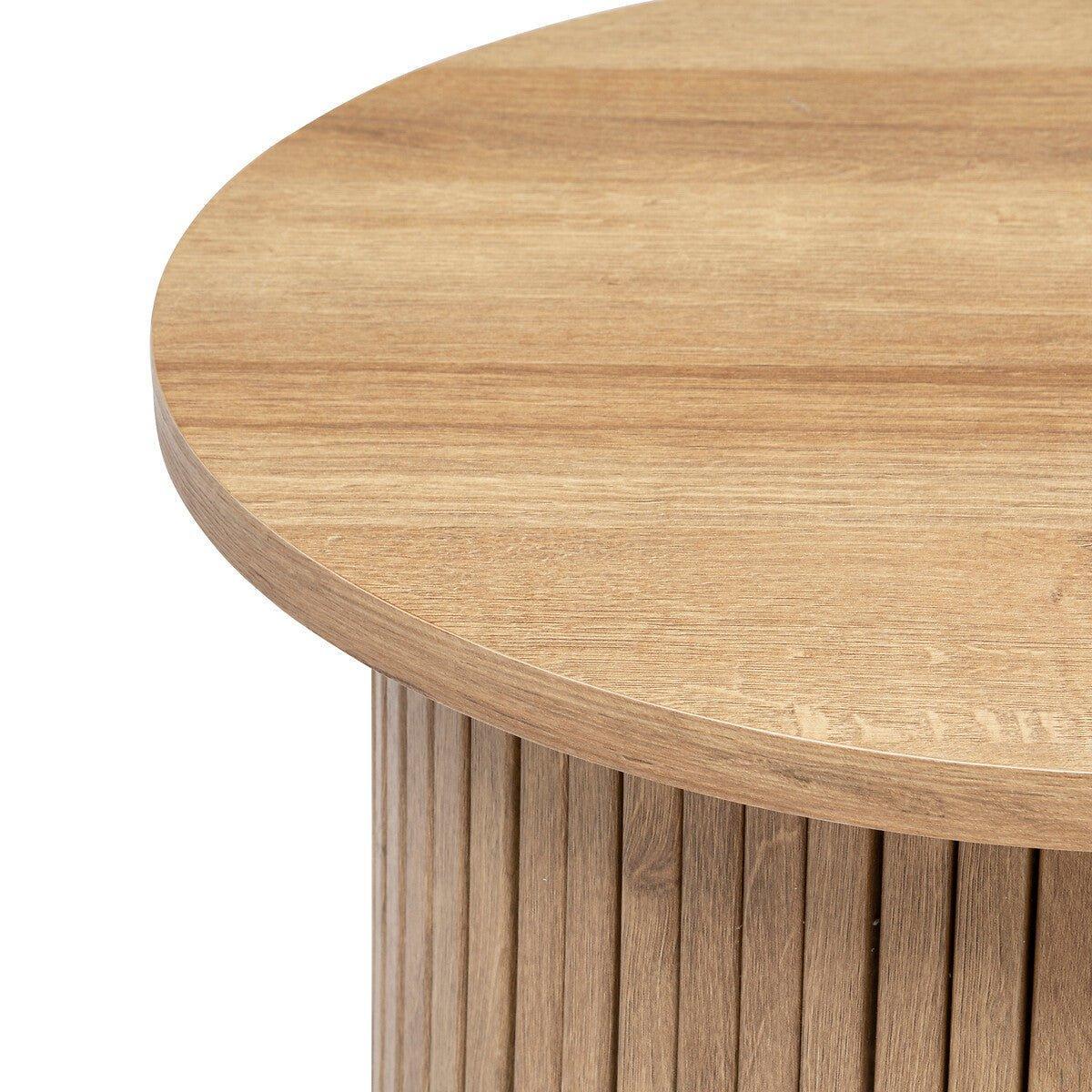 Bijzettafel van hout met een ronde vorm