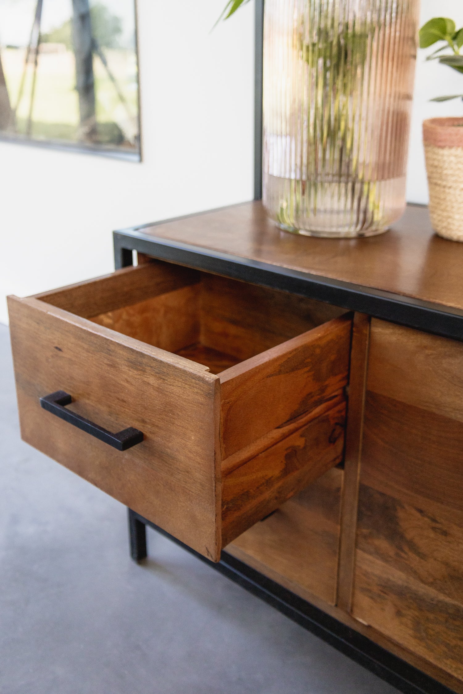 Garderoberek XL Industrieel Design | Mangohout en Staal | 100x40x190cm - Industrieelinhuis.nl