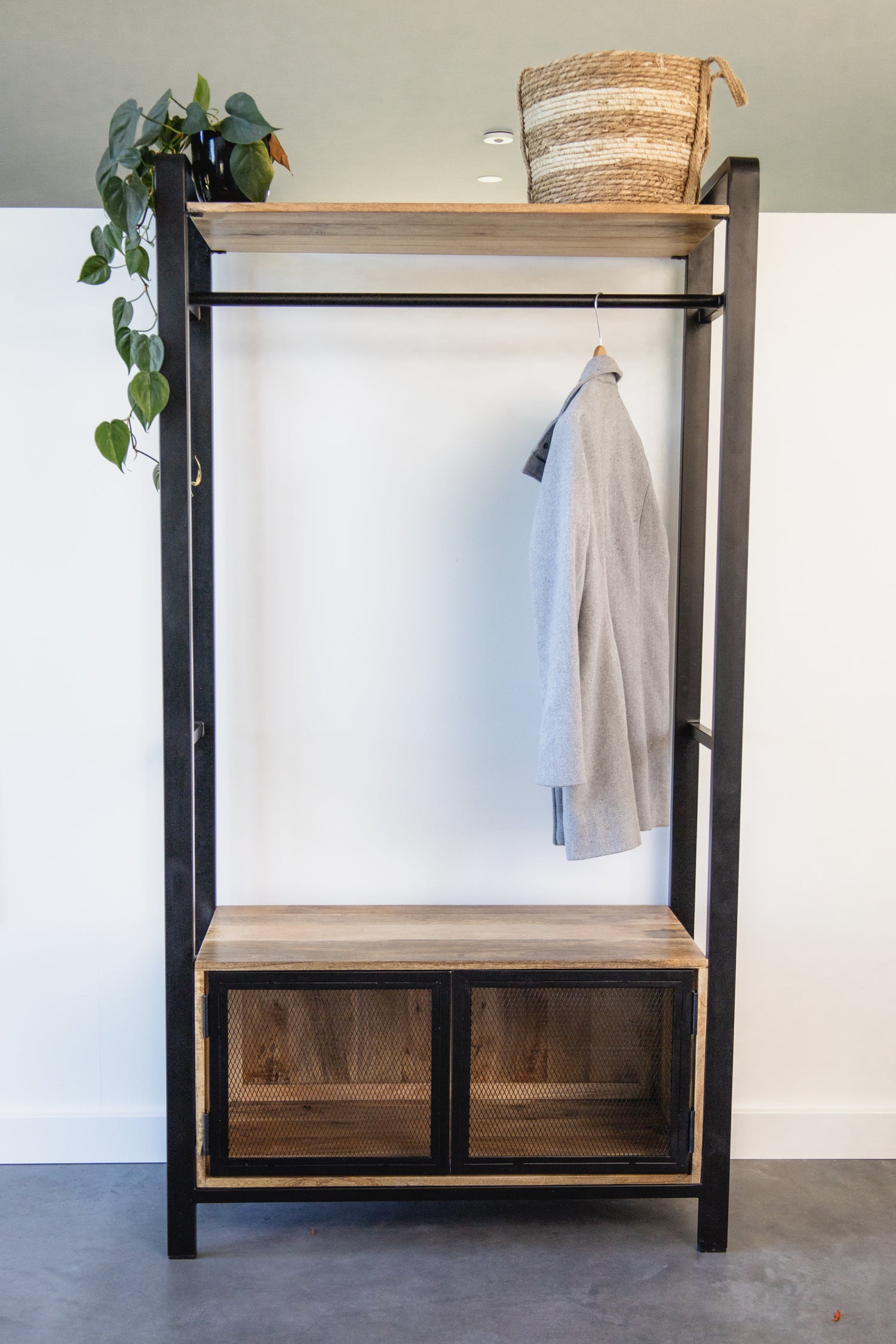 Garderoberek met rail en opbergkast Industrieel Design | Mangohout en Staal | 100x40x190cm - Industrieelinhuis.nl