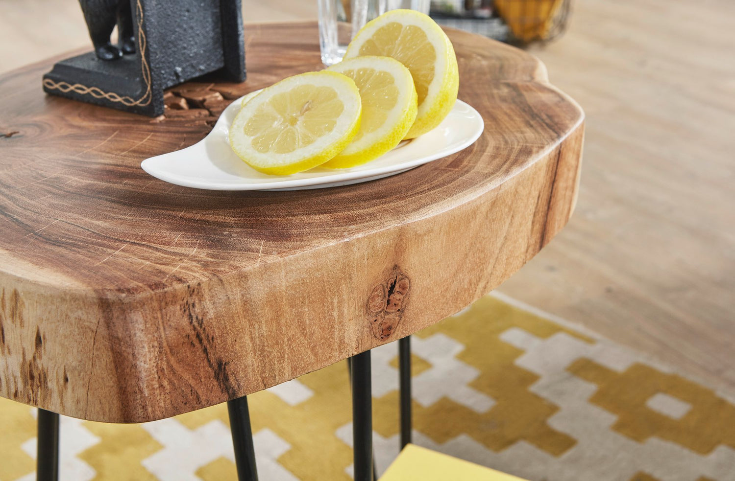 Massief houten acacia salontafel met haarspeldpoten 35 x 35 cm | ronde salontafel