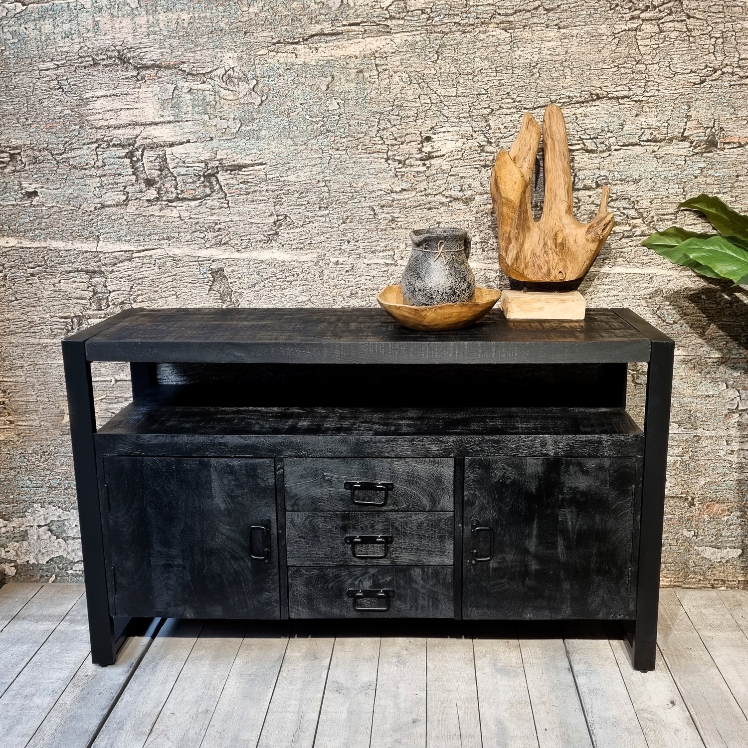 Sidetable Dressoir Kast Industrieel Design | Zwart Mangohout en Staal | 135x45x80cm - Industrieelinhuis.nl