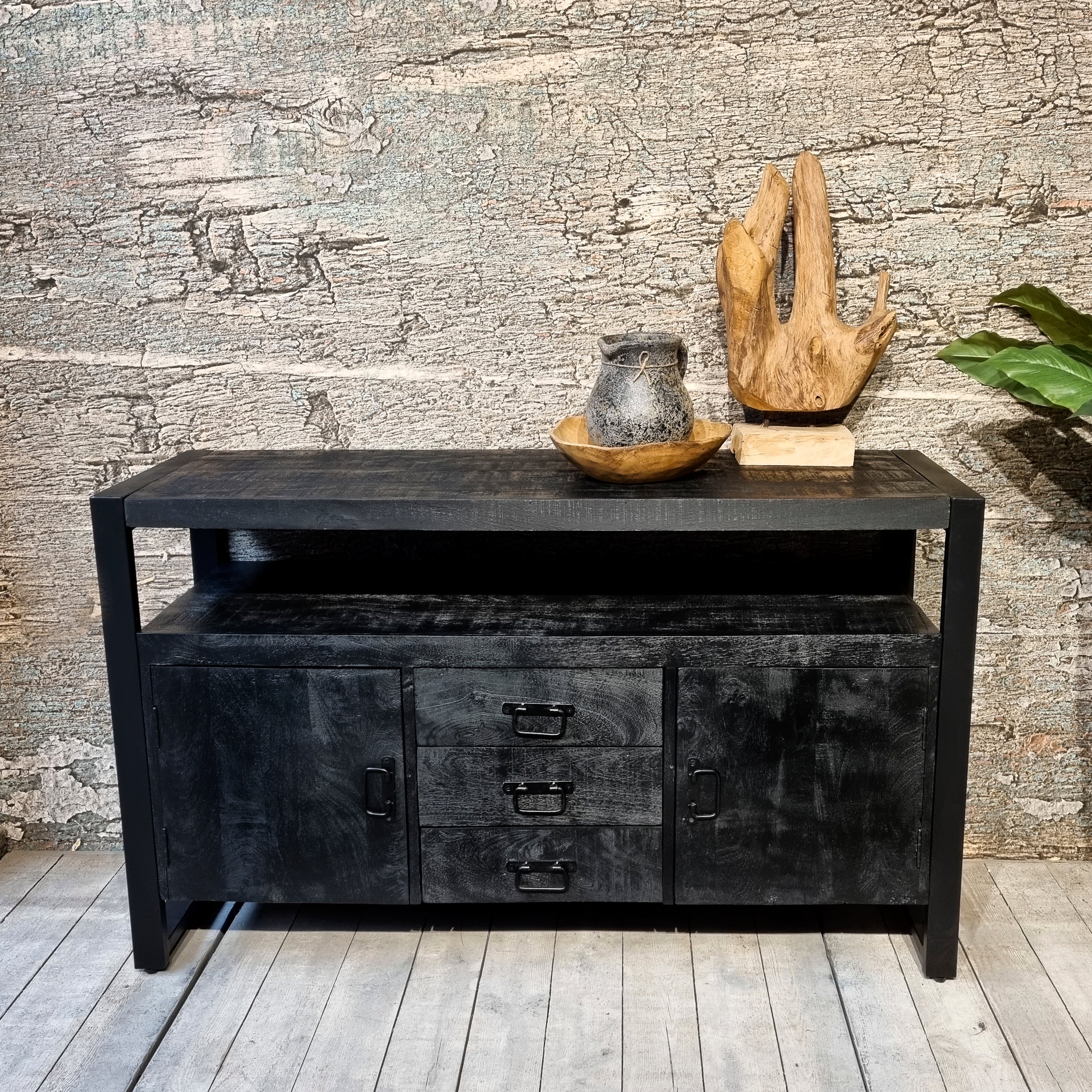 Sidetable zwart Bink | Mangohout en Staal | 135x45x80cm