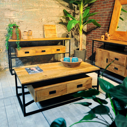 Sidetable mangohout met drie lades | Mangohout en Staal | 150x35x77