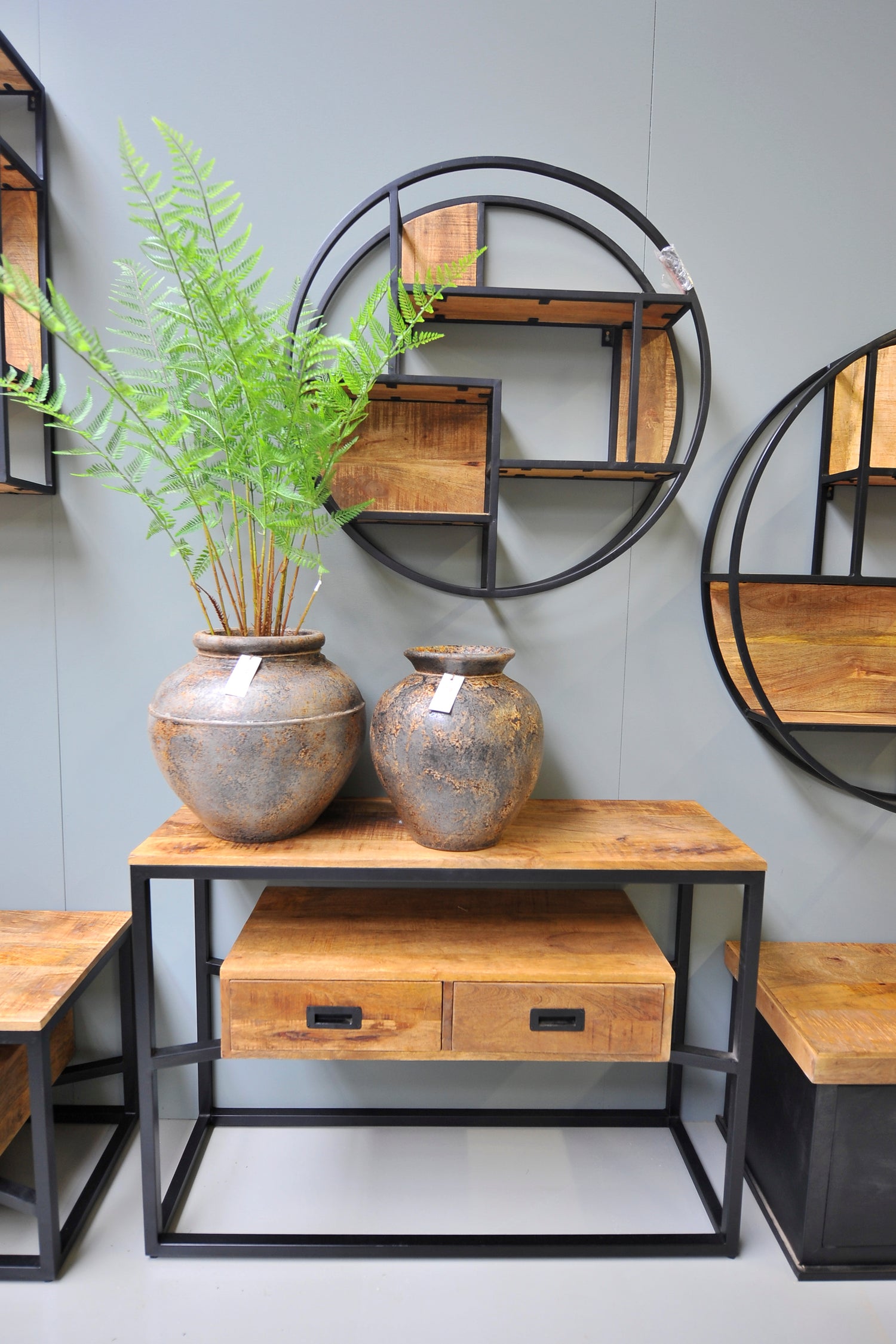 Sidetable mangohout met twee lades | Mangohout en Staal | 110x35x77