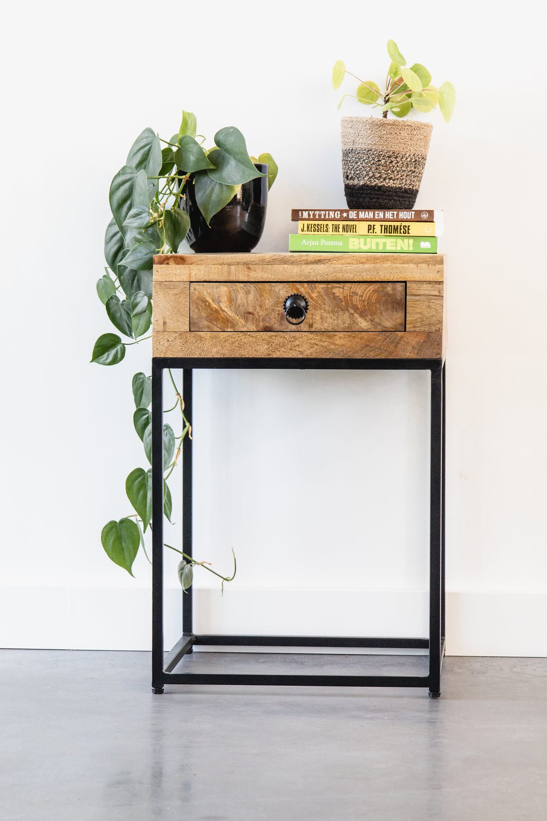 Nachtkastje met lade Industrieel Design | Mangohout en Staal | 40x40x60cm