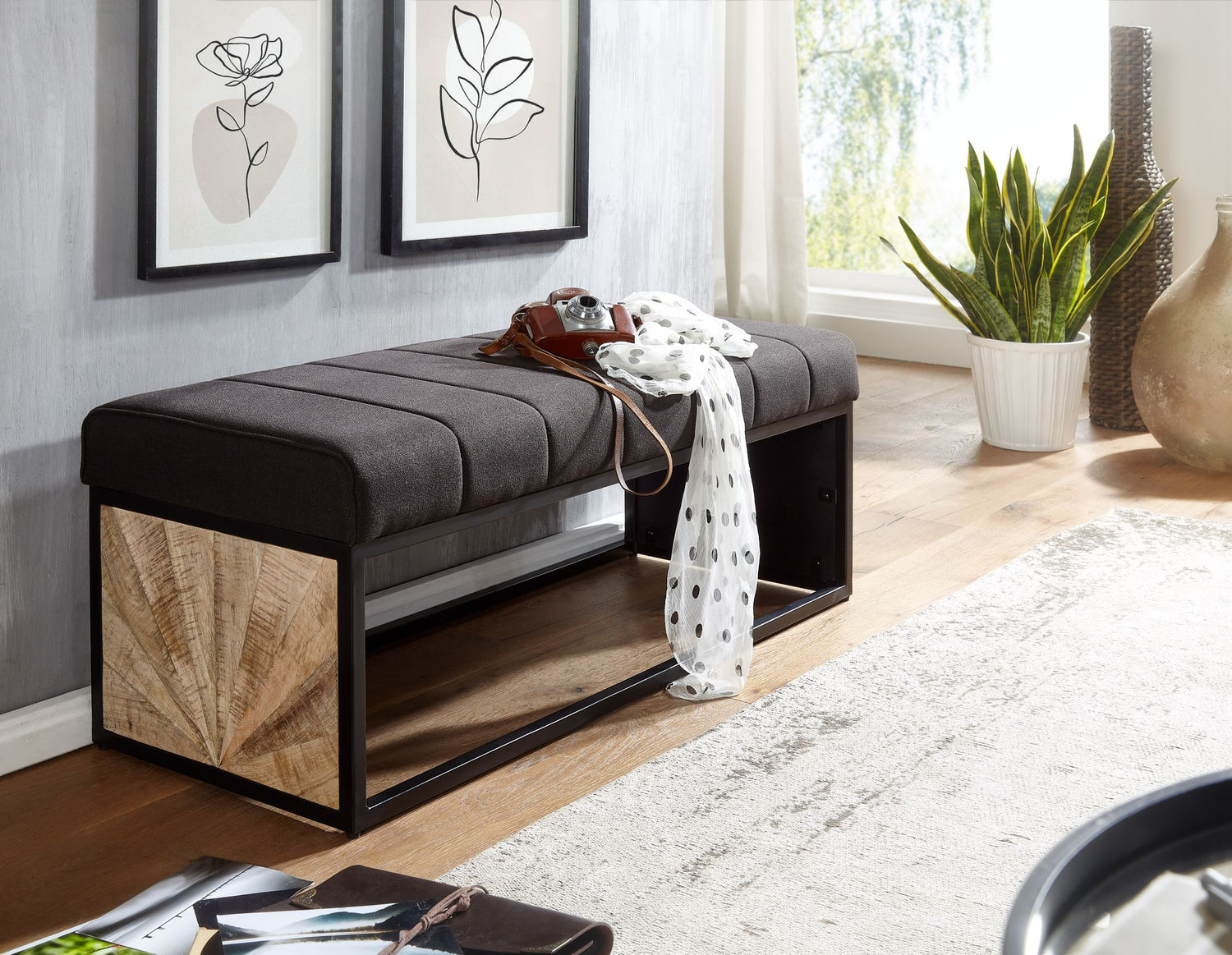 Schoenenbank zwart met kussen | 105 cm x 40 cm x 40 cm |