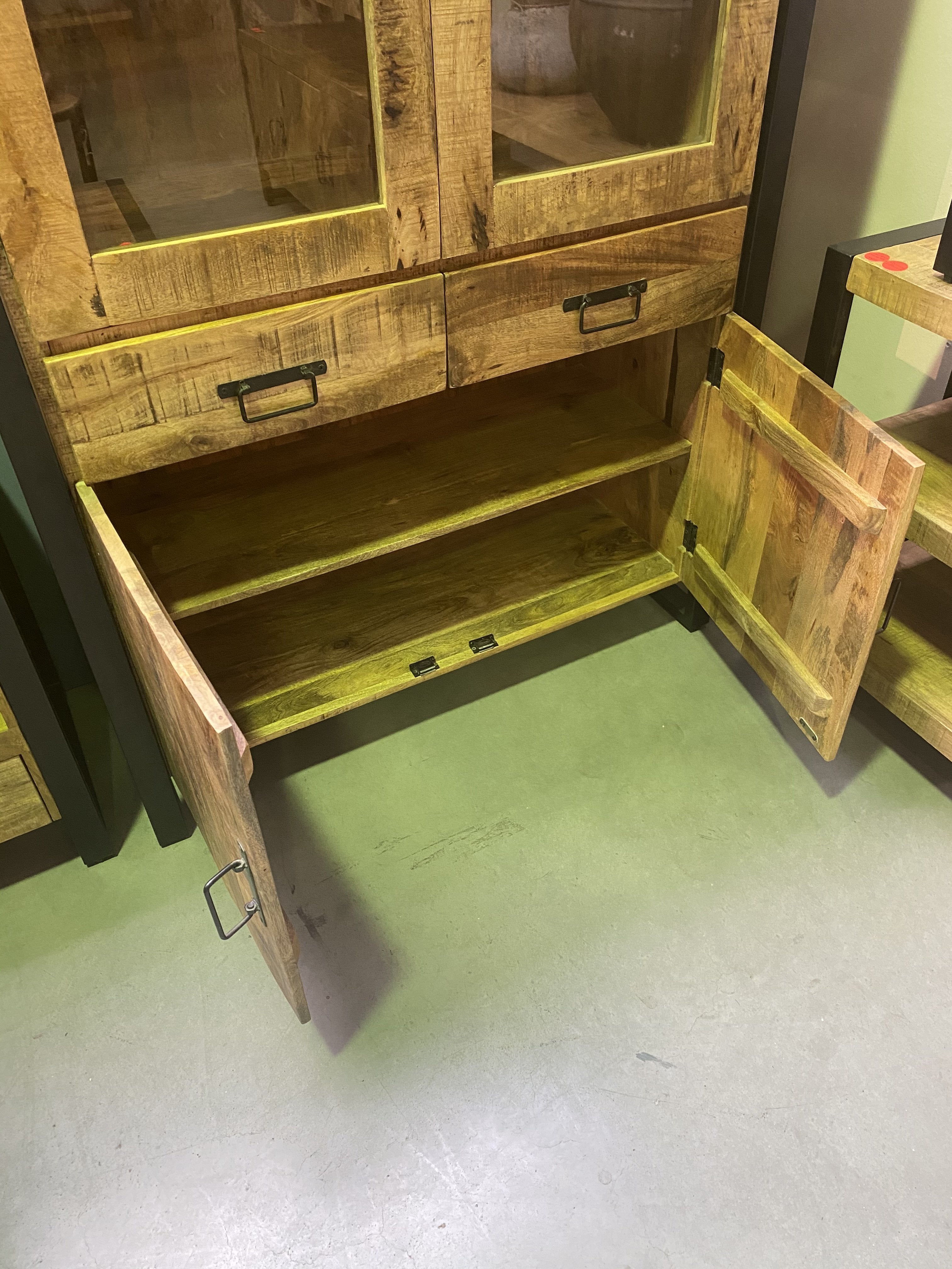 Servieskast / Vitrinekast Industrieel Design | Mangohout en Staal | 115x45x180cm
